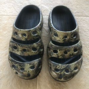 Keen Yogui Men’s Camo Sport Water Sandals Sz 10